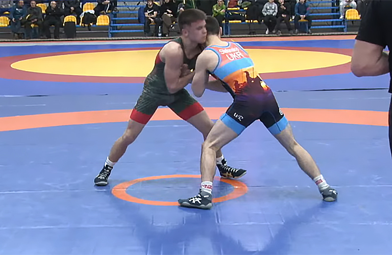 Представники Полтавщини здобули три «срібла» на молодіжному ЧУ з греко-римської боротьби