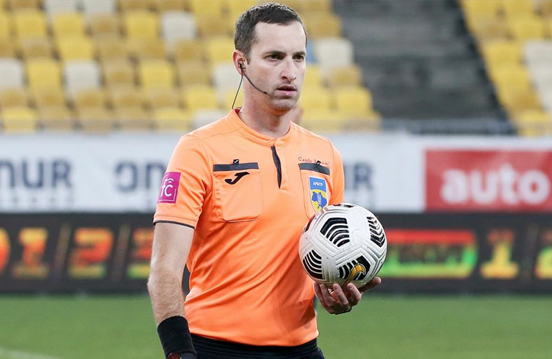 «Полтаву» та «Верес» розсудить Олександр Омельченко