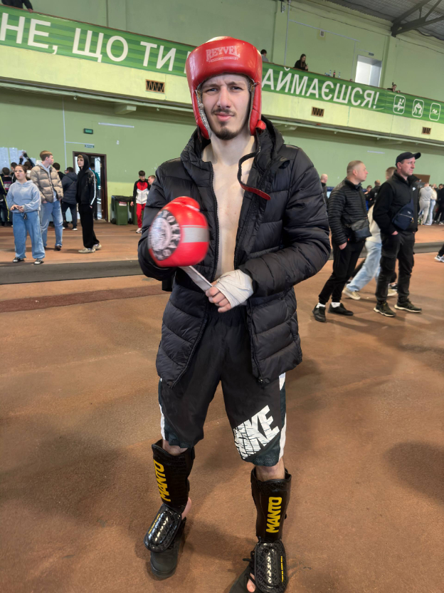 Полтавського кікбоксера не пускають на чемпіонат світу через те що інший полтавець втік за кордон і не повернувся